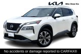 Used 2021 Nissan Rogue SV image 2