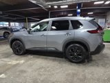 Used 2023 Nissan Rogue SV image 2