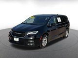 Used 2024 Chrysler Pacifica Touring-L image 5