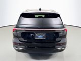 Used 2024 Lincoln Nautilus Reserve w/ Equipment Group 202A image 6