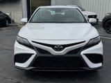 Used 2024 Toyota Camry SE image 2
