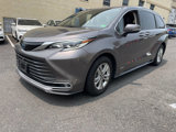 Used 2021 Toyota Sienna Platinum image 3