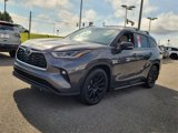 New 2025 Toyota Highlander Limited image 3