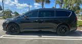 Used 2021 Chrysler Pacifica Touring-L image 3