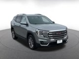 Used 2024 GMC Terrain SLT image 3