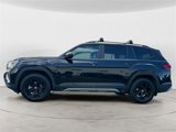 Used 2024 Volkswagen Atlas Peak Edition SEL image 2