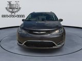 Used 2020 Chrysler Pacifica Touring-L image 3