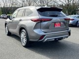 Certified 2025 Toyota Highlander Platinum image 4