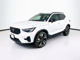 Used 2025 Volvo XC40 B5 Plus image 3