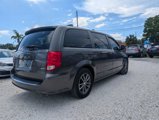 Used 2017 Dodge Grand Caravan SXT w/ Driver Convenience Group image 5