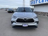 Used 2024 Toyota Highlander LE image 2