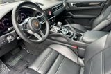 Certified 2022 Porsche Cayenne Platinum Edition image 4
