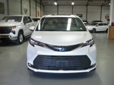 Used 2022 Toyota Sienna XLE image 2