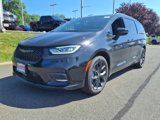 New 2025 Chrysler Pacifica Limited image 5
