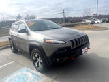 Used 2017 Jeep Cherokee Trailhawk image 4