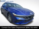 Used 2025 Hyundai Elantra SE w/ Cargo Package image 3