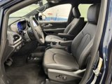 New 2025 Chrysler Pacifica Select image 4
