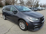 Used 2023 Chrysler Pacifica Touring-L image 2