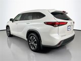 Used 2022 Toyota Highlander XLE image 4