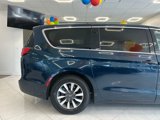 Used 2024 Chrysler Pacifica Select image 6