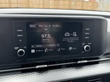 Used 2023 Kia Carnival LX image 3