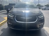 Used 2023 Chrysler Pacifica Touring-L image 3