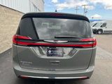 New 2025 Chrysler Pacifica Select image 4