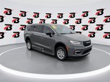 Used 2025 Chrysler Pacifica Select image 2