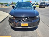 Used 2023 Volvo XC40 B5 Plus image 4