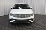Used 2024 Volkswagen Tiguan SE w/ Panoramic Sunroof Package image 2