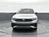 Certified 2022 Volkswagen Tiguan SE R-Line image 2