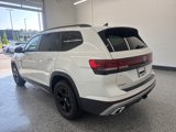 New 2026 Volkswagen Atlas Peak Edition image 2