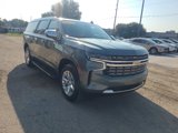 Used 2023 Chevrolet Suburban Premier image 3