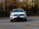 Used 2020 Volkswagen Tiguan SE w/ Panoramic Sunroof Package image 2