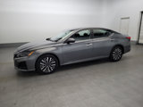 Used 2023 Nissan Altima 2.5 SV image 2