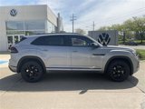 New 2025 Volkswagen Atlas Cross Sport SEL R-Line image 2