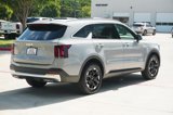 Used 2025 Kia Sorento S image 4