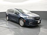Used 2023 Chrysler Pacifica Touring-L image 2