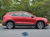 Used 2023 Volkswagen Taos SE w/ Panoramic Sunroof Package image 2