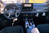 New 2025 Mitsubishi Outlander SE image 5