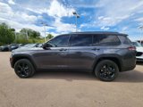 Used 2023 Jeep Grand Cherokee L Limited w/ Black Appearance Package image 4