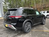 New 2025 Nissan Pathfinder SL image 4
