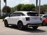 Used 2024 Kia Sorento S w/ Panoramic Sunroof Package image 4