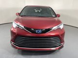Certified 2025 Toyota Sienna Limited image 2