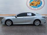Used 2022 Toyota Camry LE image 2