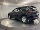 Used 2023 Jeep Grand Cherokee Laredo image 5