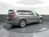 New 2025 Chrysler Pacifica Select image 2