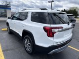 Used 2023 GMC Acadia SLT w/ Preferred Package image 4