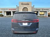 New 2025 Chrysler Pacifica Select image 4