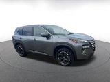 Used 2024 Nissan Rogue SV image 2